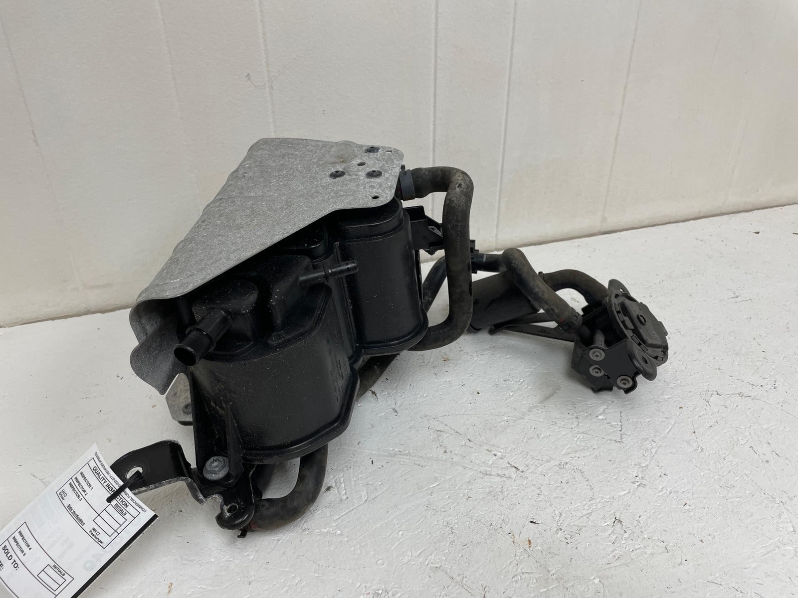 2016-2020 BENTLEY BENTAYGA CHARCOAL EVAPORATOR CANISTER EMISSION CONTROL *28K*