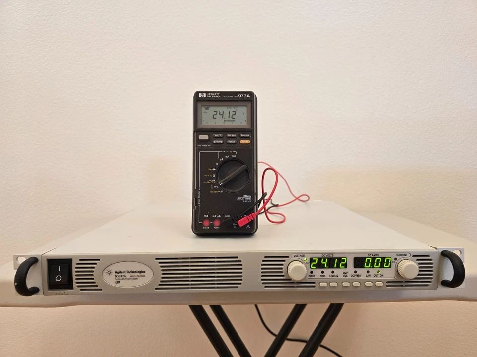 Fuente de alimentación CC LXI sistema Agilent N5747A 60V/12.5A, 700W Foto 4 de 4