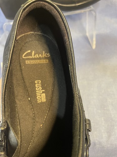 Clarks Collection 15260 Black Strap Zip Up Short Boots Women's Size 9 EUC - Picture 7 of 8