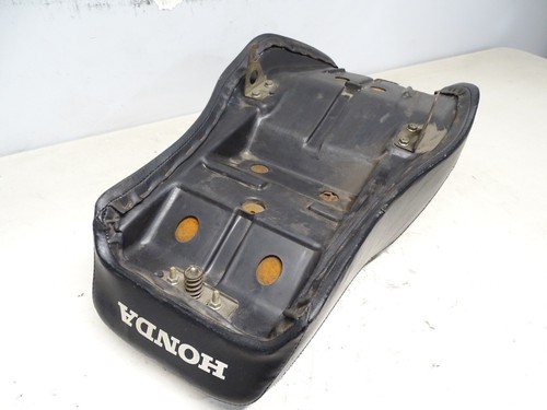 1985 Honda VF500C Magna V30 Seat - Picture 7 of 12