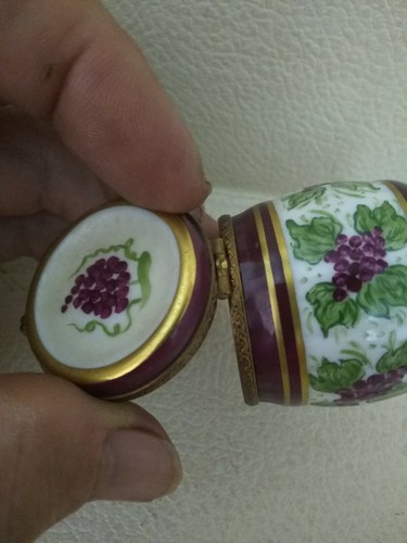 limoges trinket box peint main WINE BARREL Marque Depose, 2" high - Picture 9 of 10