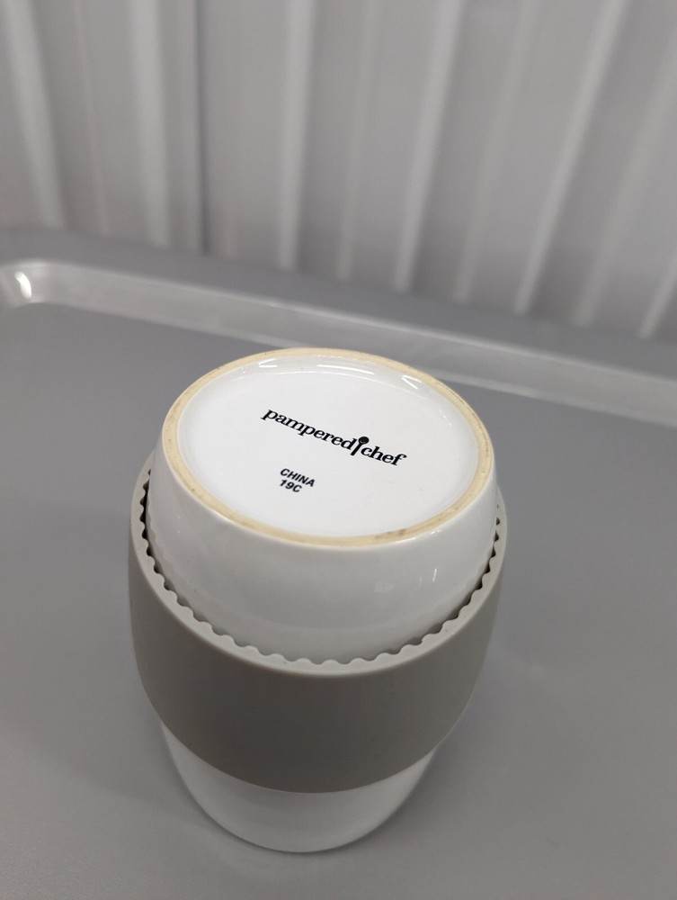 Pampered Chef Microwave Egg Cooker Ceramic Dish for Perfect Eggs