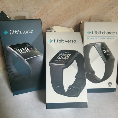 Smartwatch Lot (3)  Fitbit Versa, Charge 3 for Parts and Repair