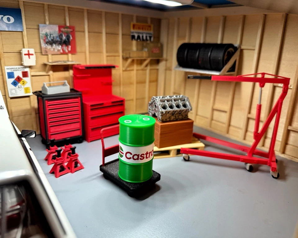 Kit de accesorios de garaje 1/18 - Polipasto de motor, cofres de herramientas, soportes de gato ¡y más! Foto 2 de 2