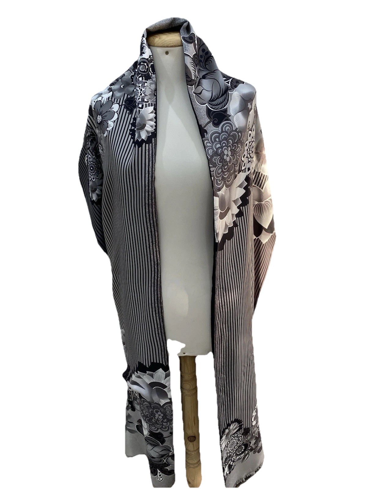 S43 Versace Rectangle Silk Multicolore Scarf 108/… - image 1