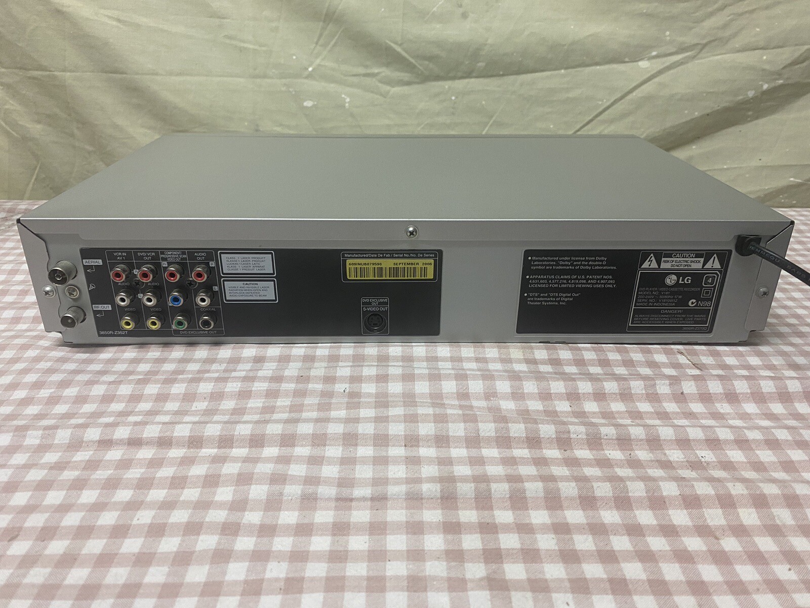 LG V181 DVD VCR Combo Player & 6 Head HiFi Stereo VHS Cassette Player