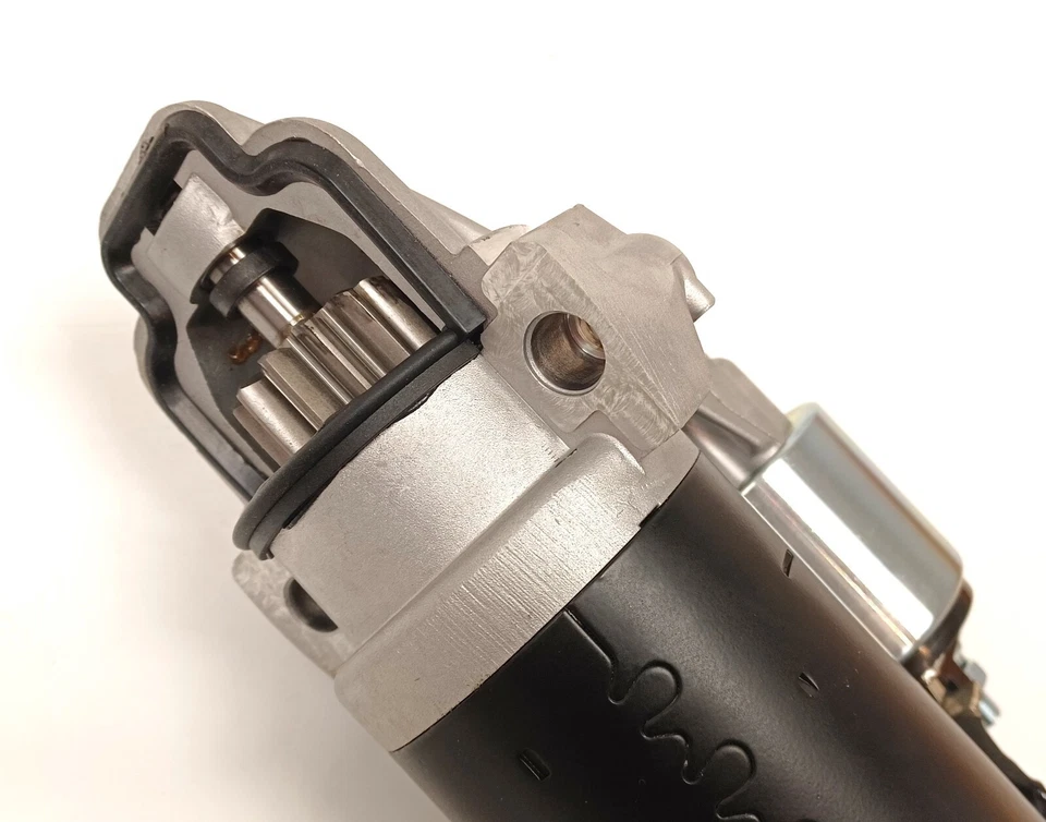 Land Rover Defender  2007 on Puma Denso Starter Motor 2.4L 2.2L TDCI  LR025840 - Image 3 of 4