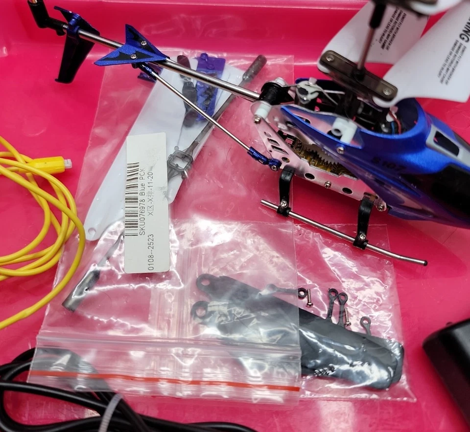 Syma Model S107G Gyroscope System RC Radio Control Helicopter - Non Working.  - Image 4 of 4