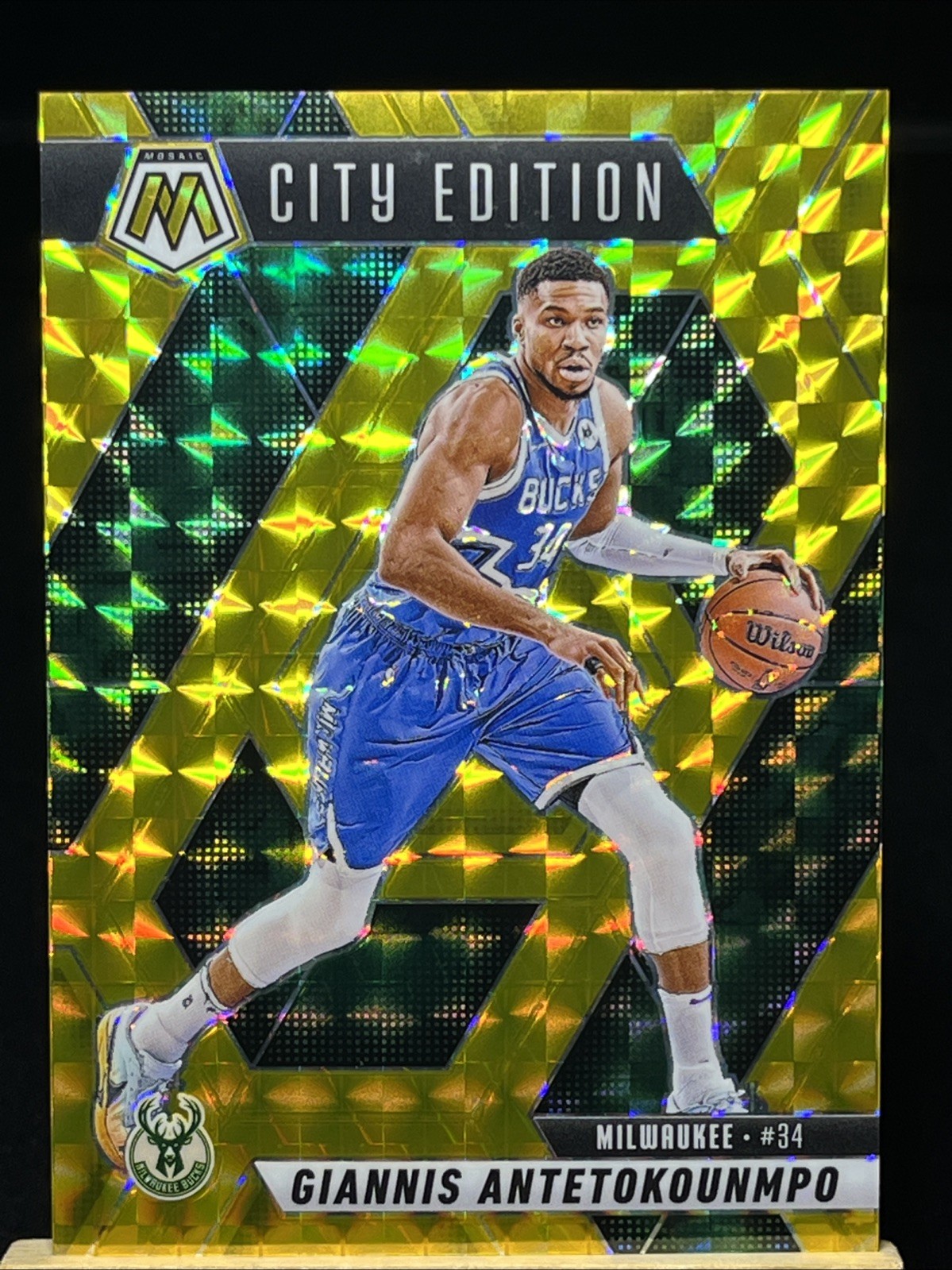 2024-25 Panini Mosaic Giannis Antetokounmpo Gold Mosaic # 01/10  #282 Bucks MVP
