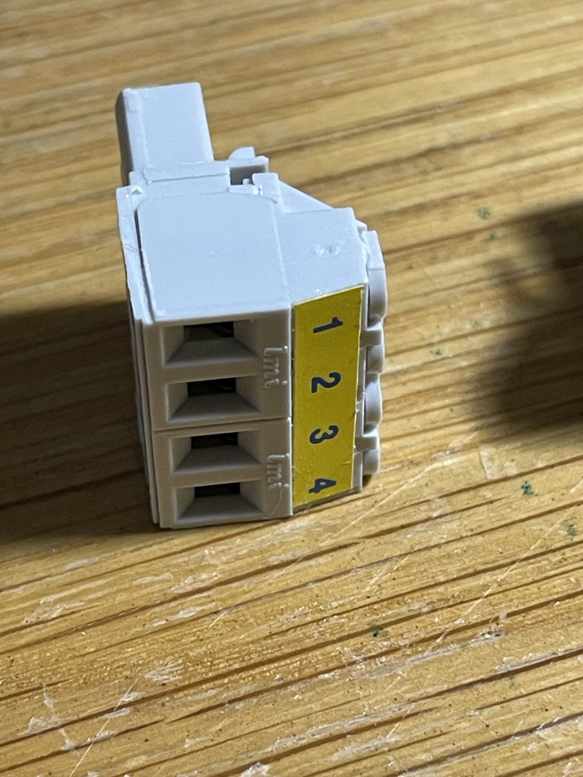 A lot of Twenty (20) LMI p/n 2452-04 Labeled Plug able terminal blocks,5.08 mm
