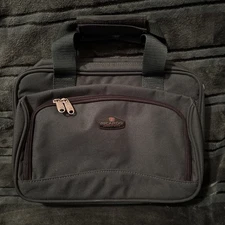 Ricardo Beverly Hills Toiletry Organizer Bag Travel Case NOS 13x9x11 Green