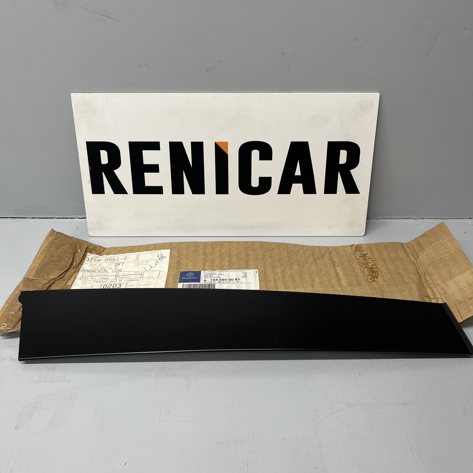 Mercedes-Benz Ml W164 B Pillar Outer Cover Front Left Door  