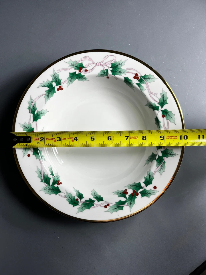 "Cuenco de verduras redondo Mikasa Christmas Holly 10"" - como nuevo" Foto 4 de 4