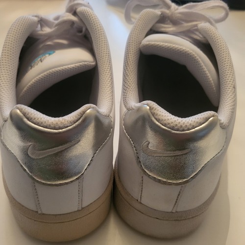 Nike 2009 Court Tradition 2 Tennisschuhe Turnschuhe Damengröße 7 weiß 315161-942 - Bild 6 von 9