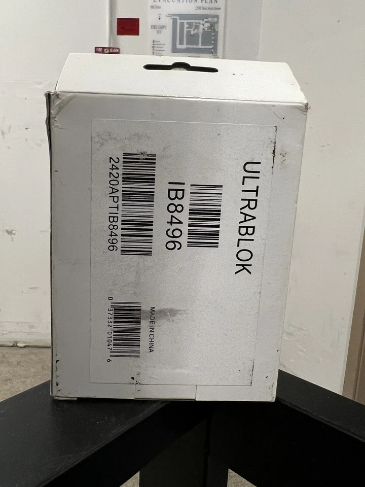 Tripplite Ultrablok-428 2-outlet Isobar Surge Suppressor (ultrablok428) - Image 2 of 3