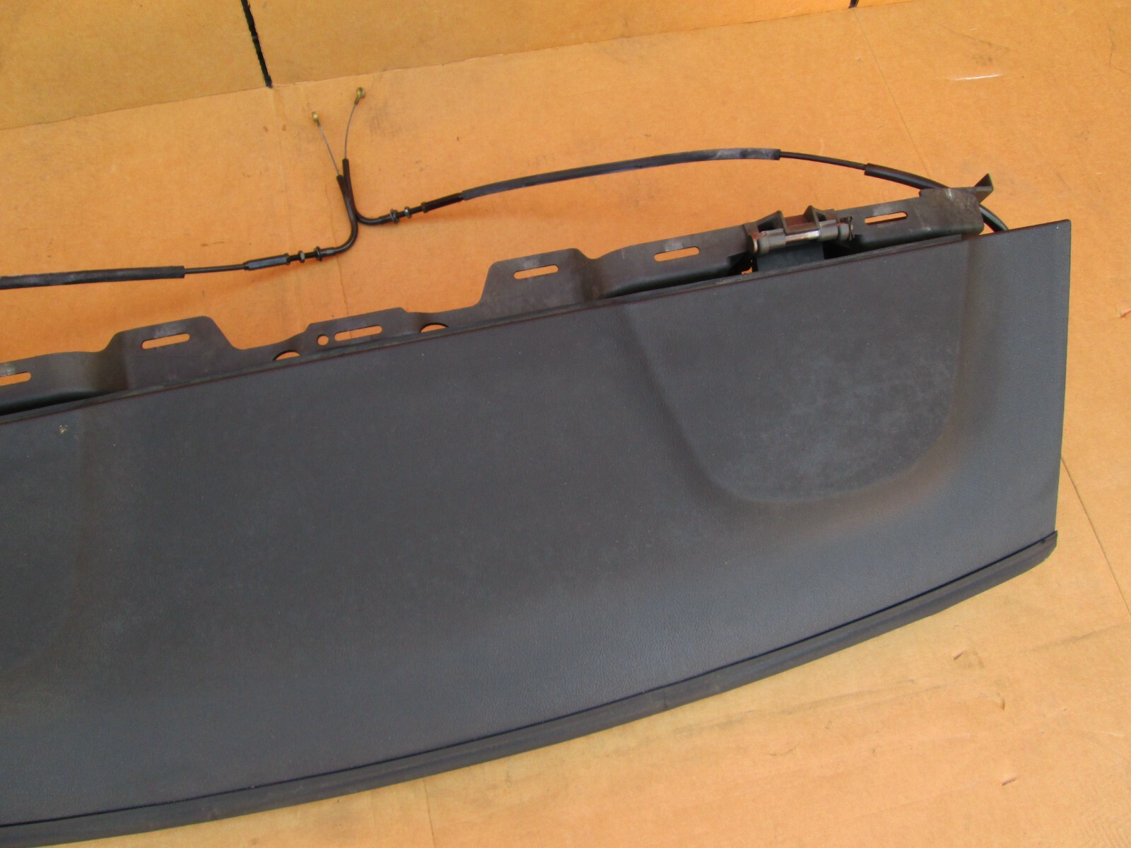 0609 PONTIAC G6 CONVERTIBLE TOP REAR LID COVER BOOT TONNEAU DECK TRIM