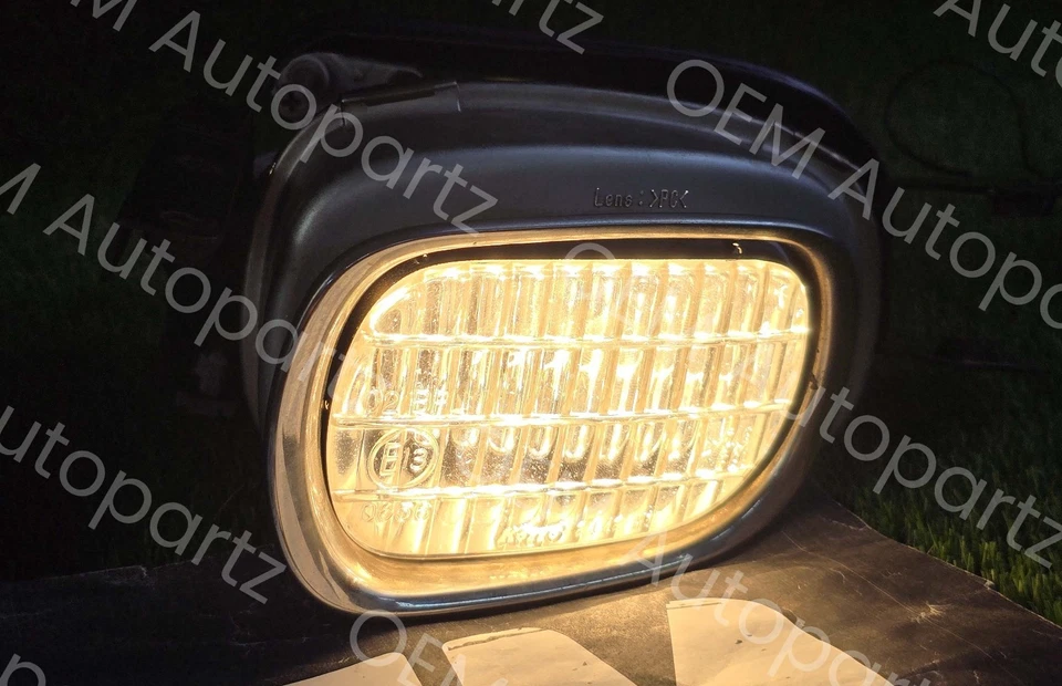 Lexus Sc430 2002-2010 Bumper fog lights Pair Left and Right Oem Used - Image 4 of 4