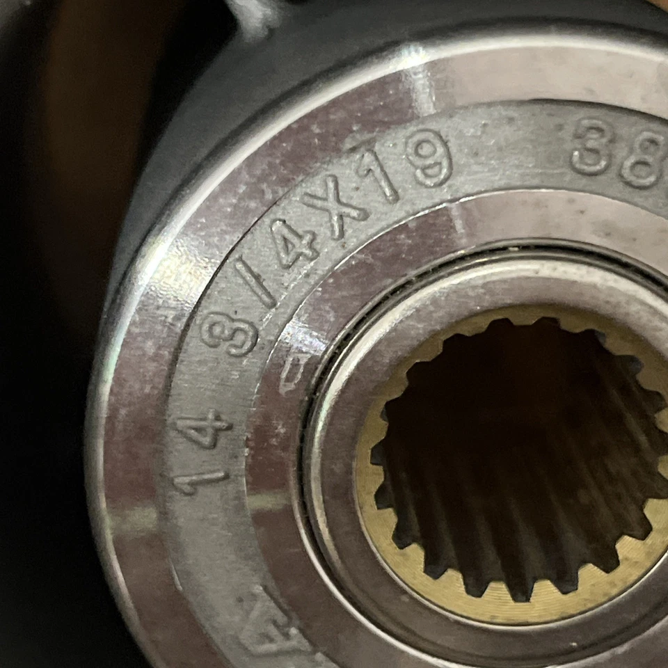 Hélice Volvo Penta SS OEM 14 3/4 X 19 RH 3 hojas 19 dientes (con etiquetas) Foto 3 de 4