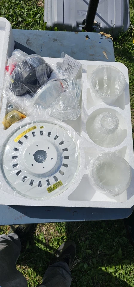 New Hunter Fan Sea Air Ceiling Fan 52in Outdoor White 21016 4 Blade Patio Weater - Image 4 of 4