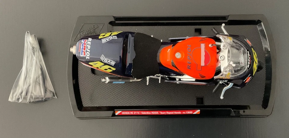 Honda RC 211V Valentino Rossi 1/10 Guiloy - Immagine 4 di 4