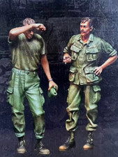 1/35 Scale Vietnam War US Soldiers Resting Resin Figure Set (2pcs) Model Kit