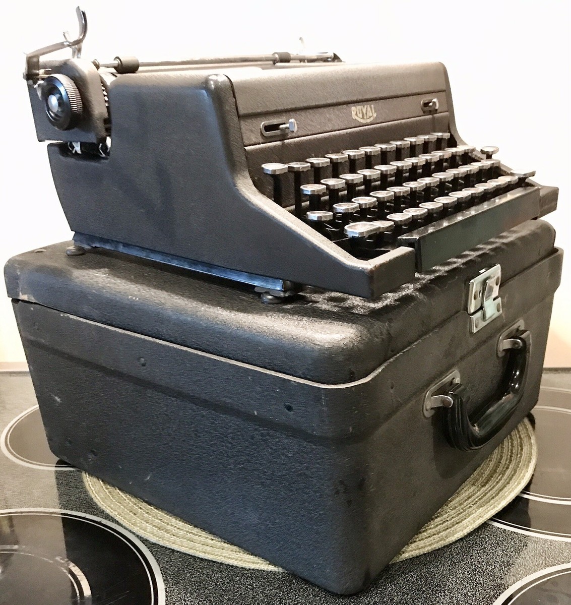ANTIQUE ROYAL ARROW MANUAL PORTABLE TYPEWRITER W/CASE 4-ROW | eBay