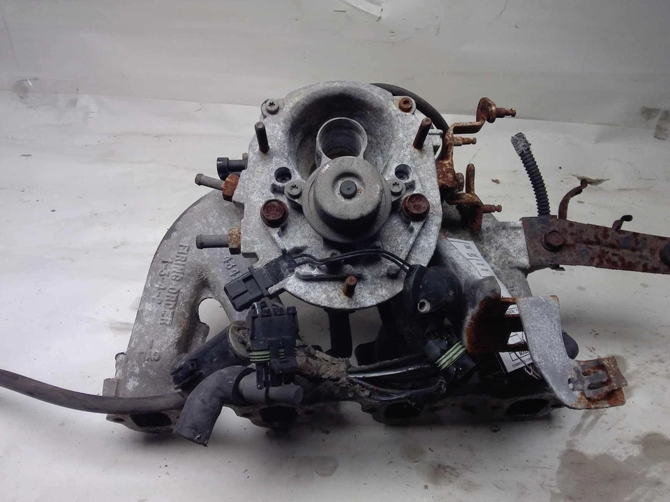 Colector de admisión Plymouth Aries 1986 1987 Foto 3 de 4