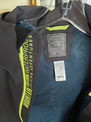 Quechua Waterproof Hiking Jacket 10-11 Yrs Old - Picture 7 of 8