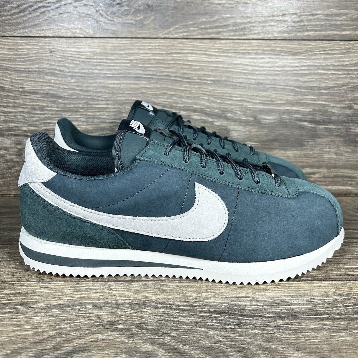 Nike Men’s Teal & Gray Leather Suede Runner Amazon.com | Nike Flex Experience Run 11 Men main image 2