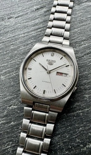 WELL PRESERVED VINTAGE SEIKO 5 AUTOMATIC MEN WATCH REF:7009-6001 CIRCA:1980’s