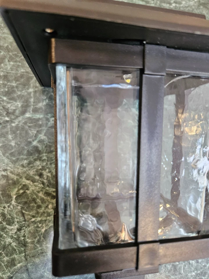 Luz de estaca cuadrada solar Moonrays con lente texturizada LED blanco cálido (15 lúmenes) Foto 3 de 4