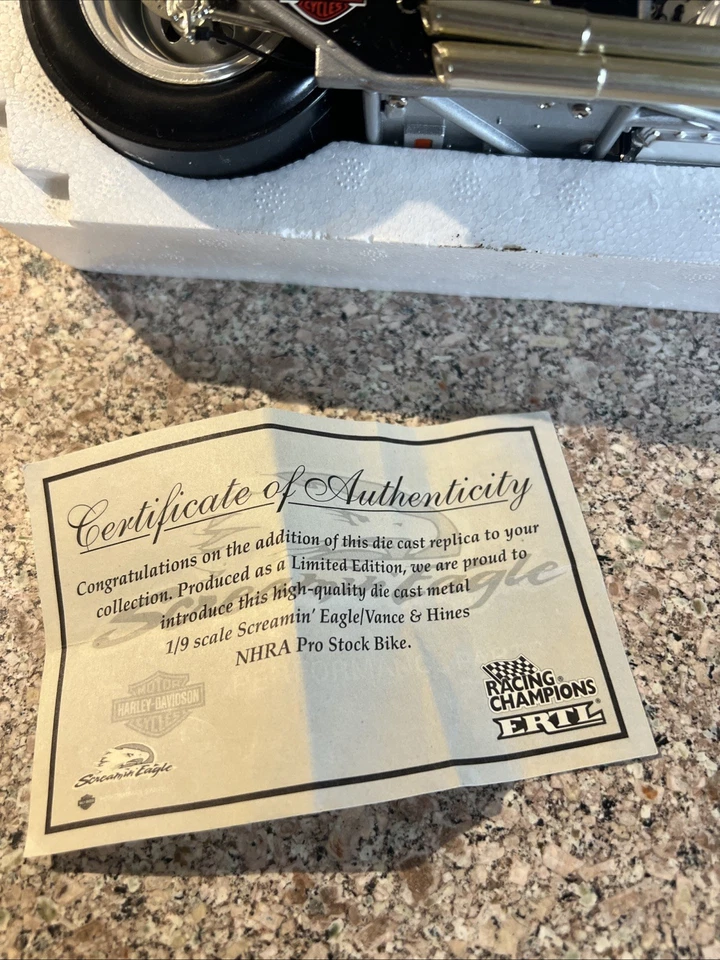 Harley Davidson Ltd Ed Screamin Eagle NHRA Vance & Hines Pro Stock Drag Bike 1:9 - Image 2 of 4