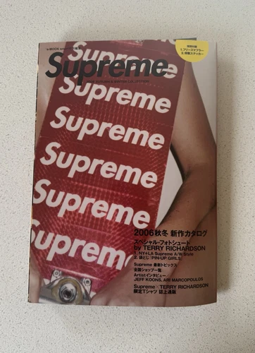 Foulard et autocollants magazine automne et hiver Supreme 2006 inclus bon état