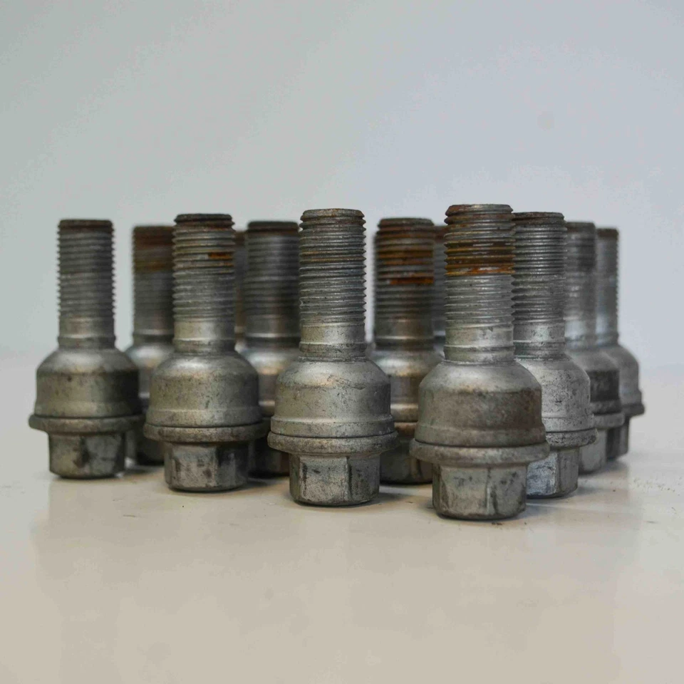 AUDI A3 Berlina 8VS, 8VM Kit viti ruota 2.0 Diesel 110kw 2017 11257280 - Immagine 2 di 3