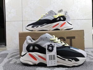 adidas yeezy 700 hombre precio
