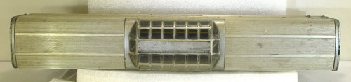 POST-WAR LIONEL No. 2532 "SILVER RANGE" VISTA DOME ILLUMINATED PASSENGER CAR - Picture 7 of 8