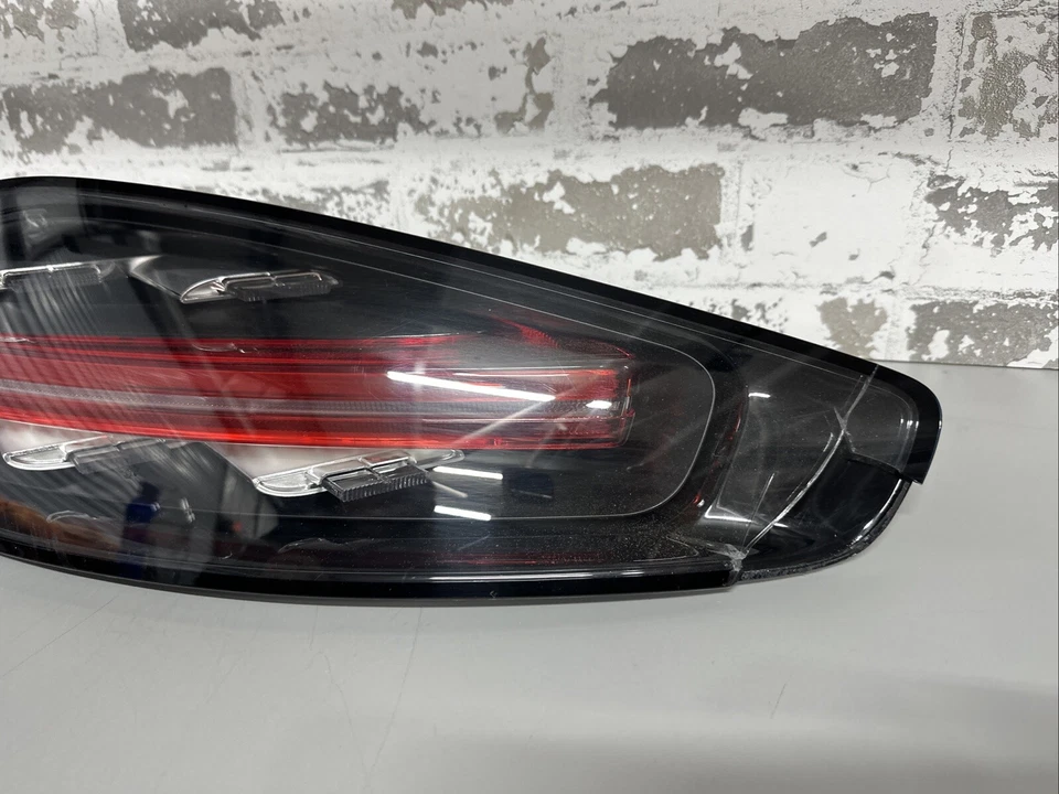 Левый оригинальный задний фонарь для Porsche Cayman S Boxster 718 2017–2021 годов выпуска 982945095N СЛОМАН - Изображение 3 из 4