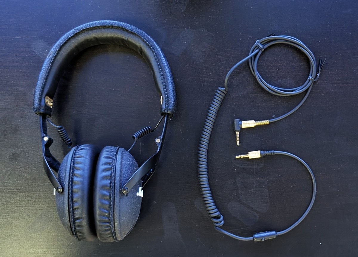 Marshall Monitor I Black Over-Ear Headphones – 1st Gen Studio