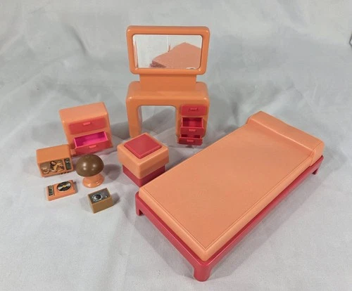 Vintage Barbie Dream Dollhouse Bedroom Furniture Set Bed & Vanity Pieces