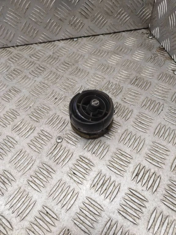 Toyota Land Cruiser (FJ60) 1988 Links BRR10337 - Image 2 of 4