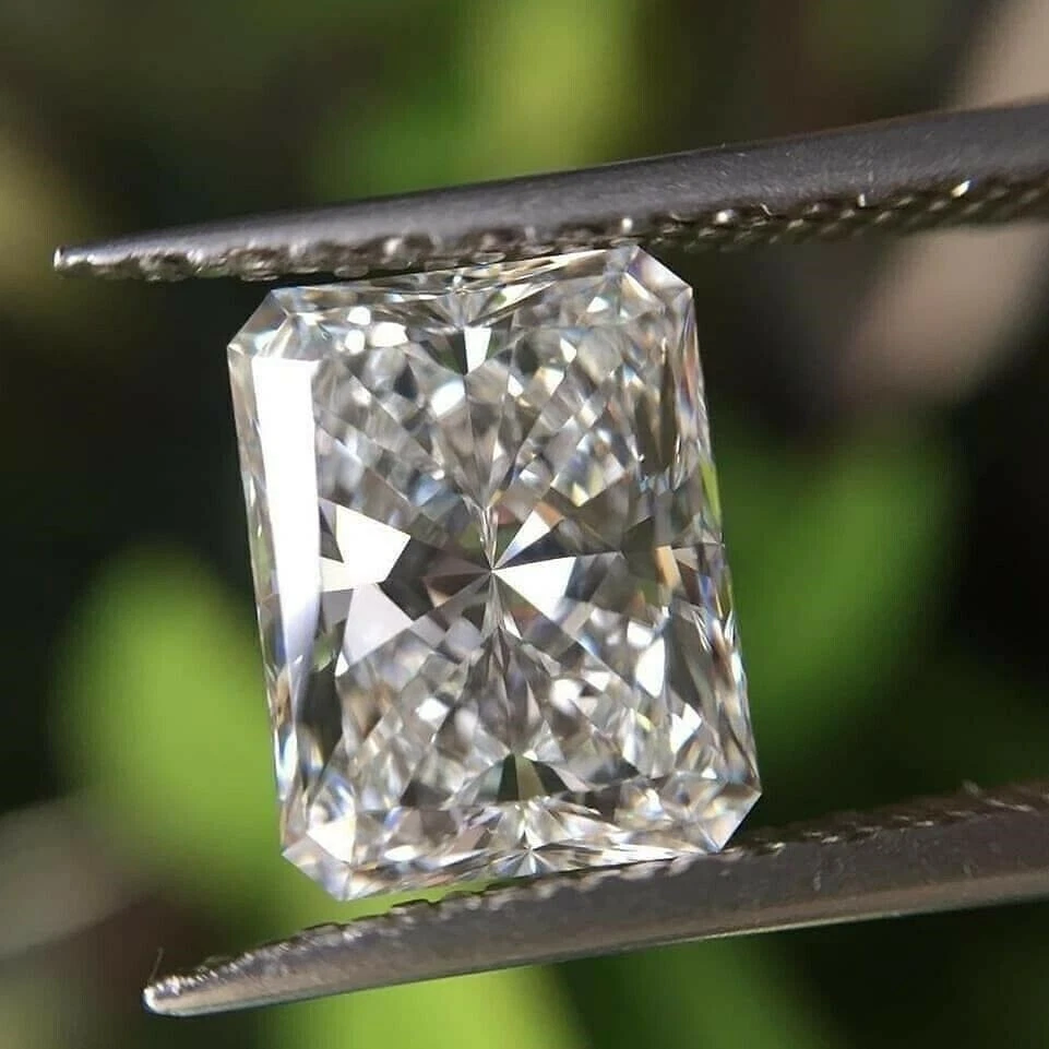 5.6 on sale moissanite rings
