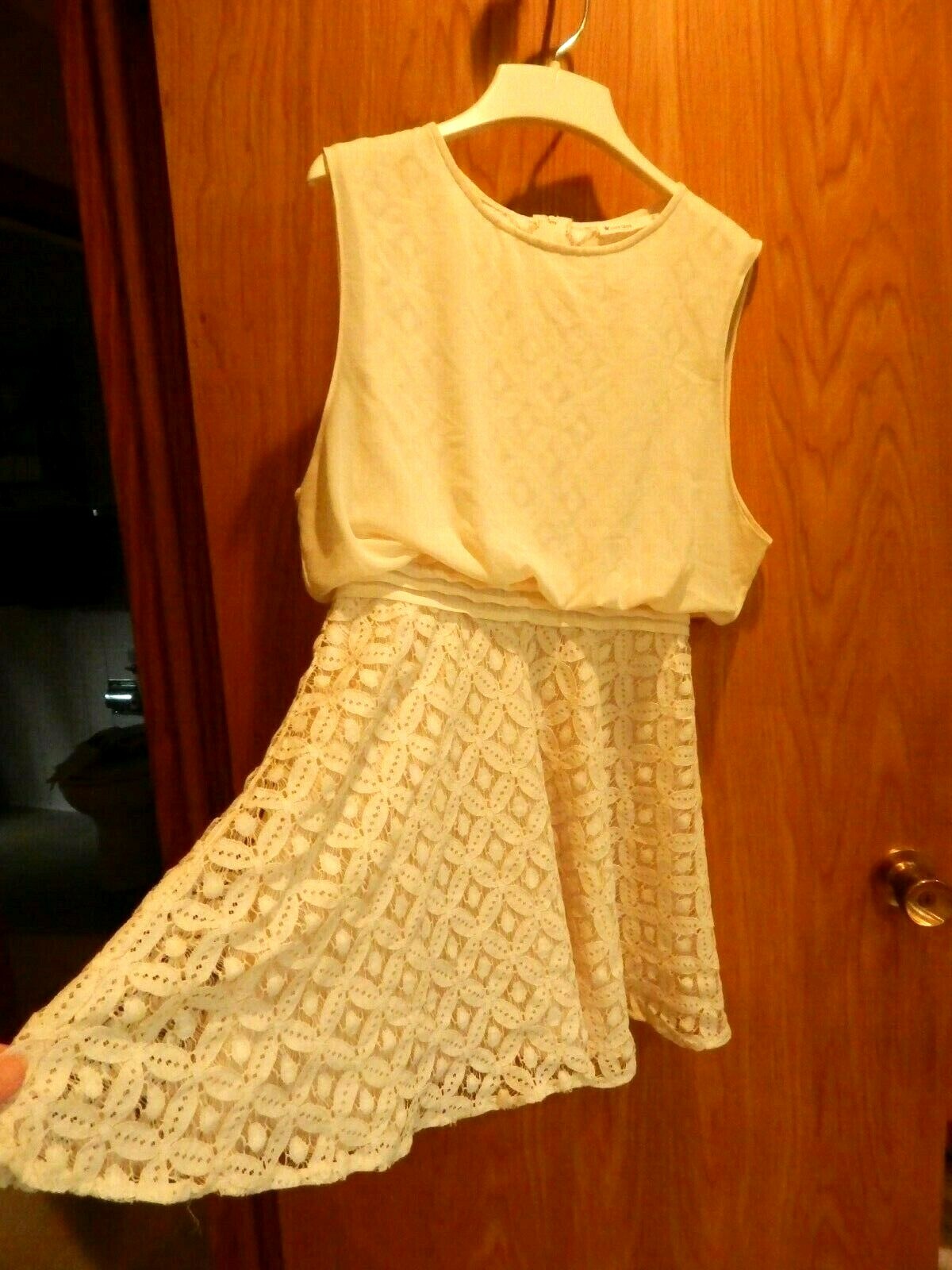 ANTHROPOLOGIE PAPER CRANE Cream Lace Sleeveless Dress… Gem