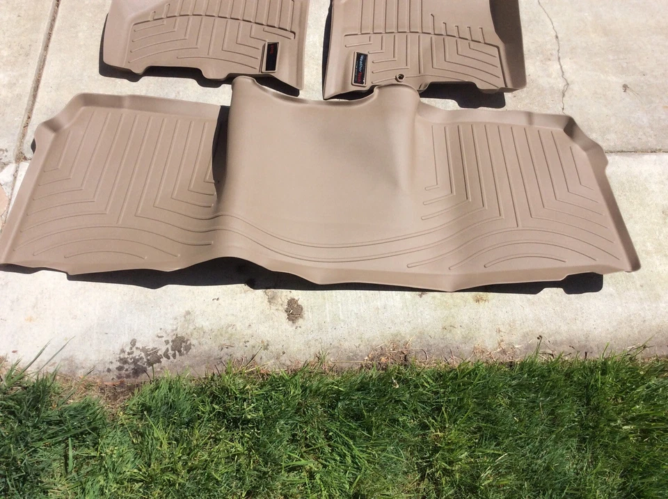 Forro de piso WeatherTech para Dodge Ram 2500/3500 Mega - 10-12 - 1ª/2ª fila bronceado Foto 4 de 4