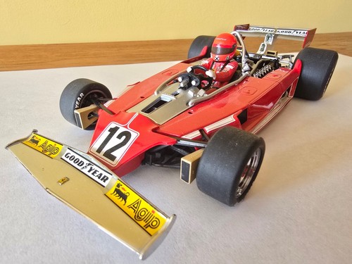 Minichamps 1:18 Niki Lauda Ferrari 312T 1975 F1 World Champion 181750012 - Picture 5 of 13