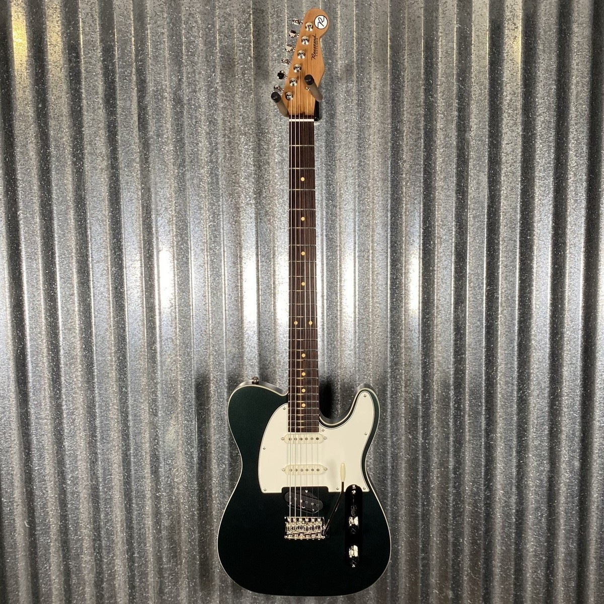 Reverend Pete Anderson Eastsider Baritone Outfield Ivy Guitar