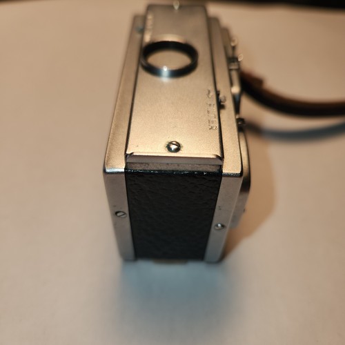 Tower 16 / Mamiya 16 Mini Camera - MINT! Plus Mamiya Brochures from 1959 - Picture 3 of 22