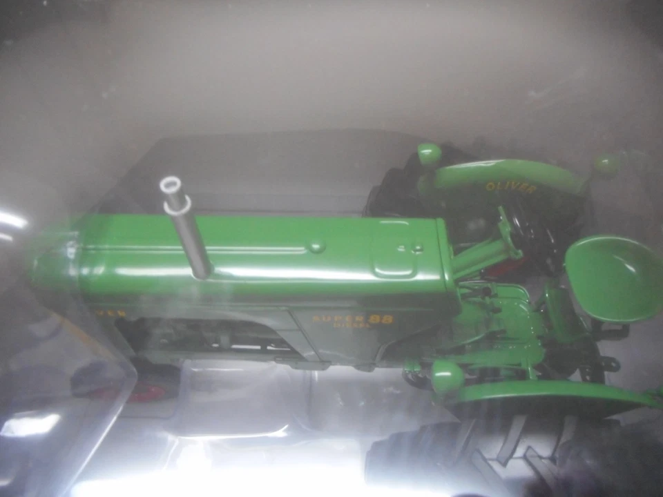 Spec Cast 1/16 Oliver Super 88 Diesel Narrow Front Tractor - Image 2 of 3