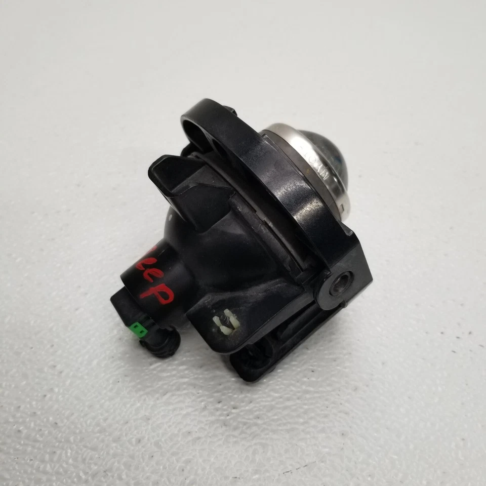 Faro antiniebla delantero izquierdo Dodge Challenger 2013-2023 OEM 68140324AA Foto 3 de 4