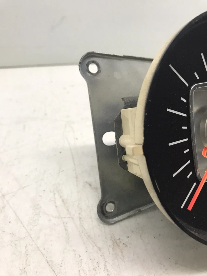 Velocímetro 70 71 Lincoln Continental Mark III com 50.730 fabricante de equipamento original - Imagem 3 de 4