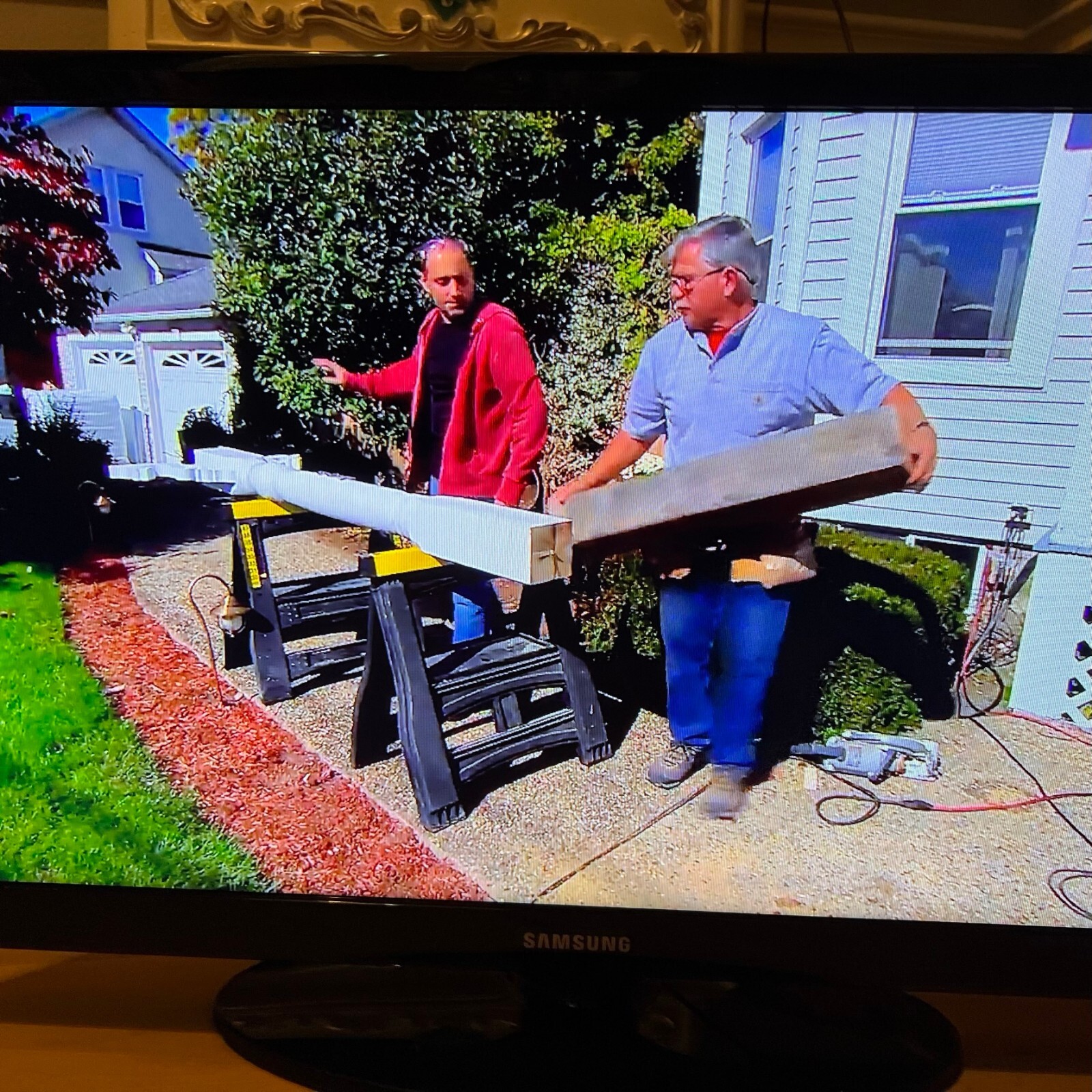 Samsung 26" color TV w Stand Works Great (See condition description) eBay
